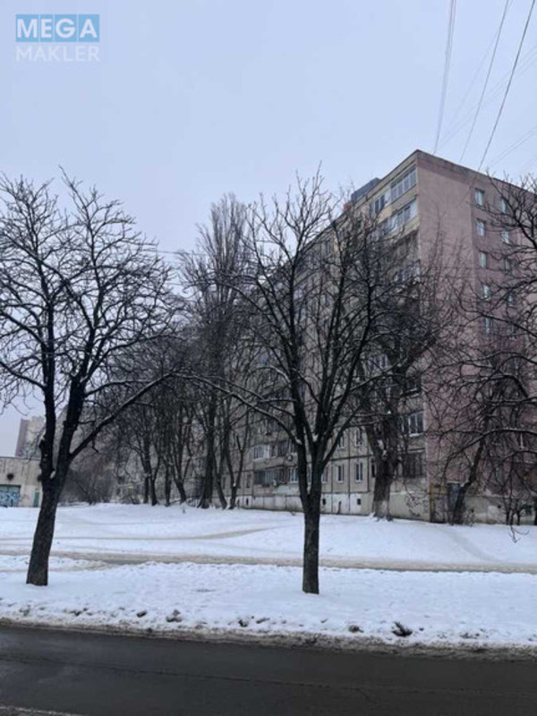 Продаж 3 кімнатної квартири (62/40/7), 2 пов. 9 пов. будинку, <a class="location-link" href="/kiev/" title="Недвижимость Київ">Київ</a>, <a class="location-link" href="/kiev/svyatoshinskij/" title="Недвижимость Святошинський район">Святошинський р-н</a>, Якуба Коласа вул., 9 (изображение 2)