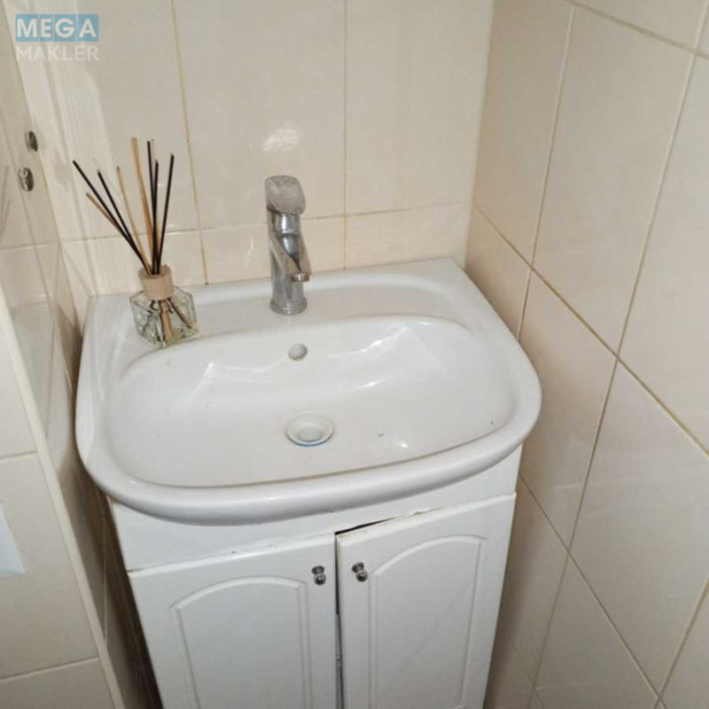 Оренда кімнати (підселення), <a class="location-link" href="/kiev/" title="Недвижимость Київ">Київ</a>, <a class="location-link" href="/kiev/goloseevskij/" title="Недвижимость Голосіївський район">Голосіївський р-н</a>, Василя Жуковського пров., 14 (изображение 11)