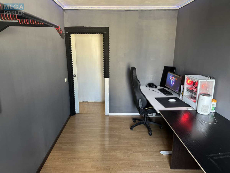 Продаж 3 кімнатної квартири (59/40/8), 9 пов. 9 пов. будинку, <a class="location-link" href="/kiev/" title="Недвижимость Київ">Київ</a>, <a class="location-link" href="/kiev/shevchenkovskij/" title="Недвижимость Шевченківський район">Шевченківський р-н</a>, Борщагівська вул., 4 (изображение 5)