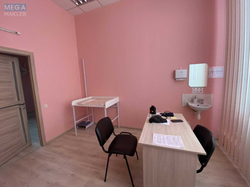 Оренда окремої будівлі/побудови, 153&nbsp;кв.м, <a class="location-link" href="/kiev/" title="Недвижимость Київ">Київ</a>, <a class="location-link" href="/kiev/darnickij/" title="Недвижимость Дарницький район">Дарницький р-н</a>, Срібнокільська вул., 12 (изображение 4)