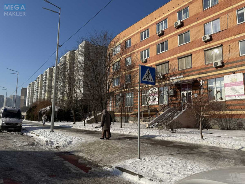 Оренда окремої будівлі/побудови, 153&nbsp;кв.м, <a class="location-link" href="/kiev/" title="Недвижимость Київ">Київ</a>, <a class="location-link" href="/kiev/darnickij/" title="Недвижимость Дарницький район">Дарницький р-н</a>, Срібнокільська вул., 12 (изображение 11)