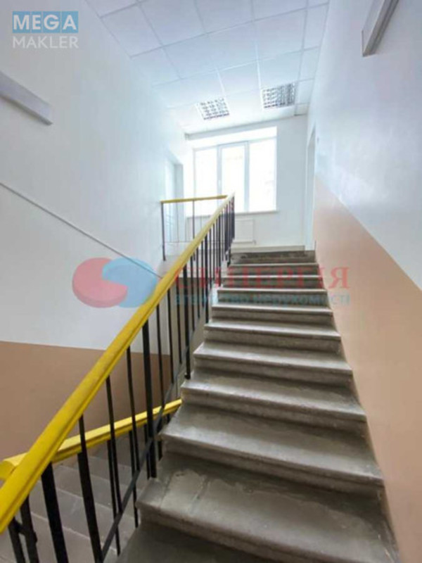 Продаж комерційної нерухомості, 407&nbsp;кв.м, под магазин, <a class="location-link" href="/kiev/" title="Недвижимость Київ">Київ</a>, <a class="location-link" href="/kiev/obolonskij/" title="Недвижимость Оболонський район">Оболонський р-н</a>, Героїв Сталінграду просп., 65 (изображение 2)