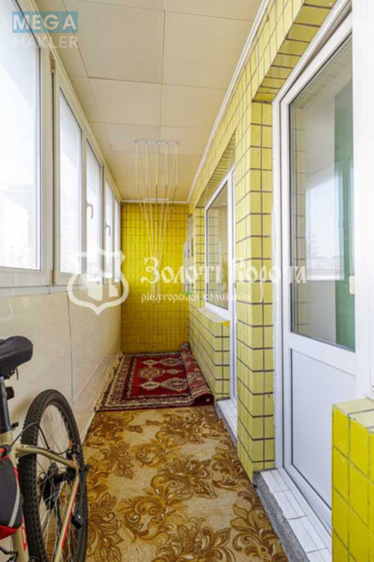 Продаж 3 кімнатної квартири (83/55/11), 6 пов. 9 пов. будинку, <a class="location-link" href="/kiev/" title="Недвижимость Київ">Київ</a>, <a class="location-link" href="/kiev/pecherskij/" title="Недвижимость Печерський район">Печерський р-н</a>, Кловський узвіз, 18 (изображение 13)