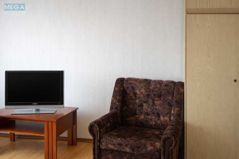 Продаж 3 кімнатної квартири (74/40/7), 4 пов. 10 пов. будинку, <a class="location-link" href="/kiev/" title="Недвижимость Київ">Київ</a>, <a class="location-link" href="/kiev/dneprovskij/" title="Недвижимость Дніпровський район">Дніпровський р-н</a>, Калачівська вул., 9 (изображение 2)