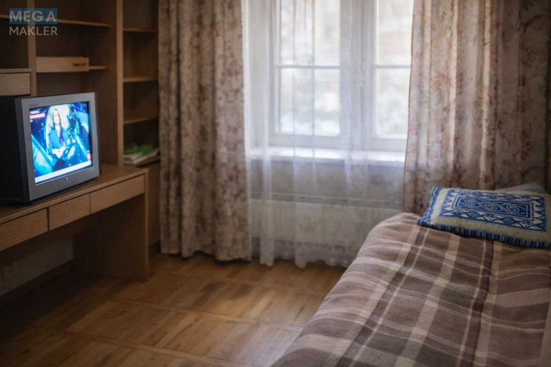 Продаж 3 кімнатної квартири (74/40/7), 4 пов. 10 пов. будинку, <a class="location-link" href="/kiev/" title="Недвижимость Київ">Київ</a>, <a class="location-link" href="/kiev/dneprovskij/" title="Недвижимость Дніпровський район">Дніпровський р-н</a>, Калачівська вул., 9 (изображение 3)