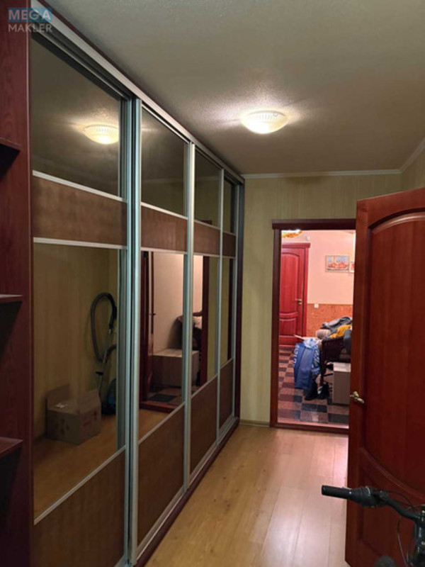 Оренда 3 кімнатної квартири, <a class="location-link" href="/kiev/" title="Недвижимость Київ">Київ</a>, <a class="location-link" href="/kiev/darnickij/" title="Недвижимость Дарницький район">Дарницький р-н</a>, Днепровская наб., 25 (изображение 10)