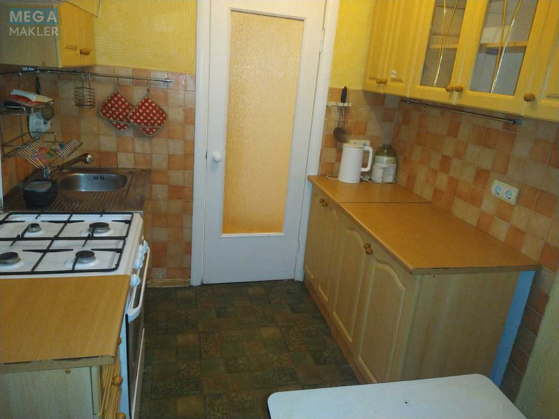 Оренда 2 кімнатної квартири, <a class="location-link" href="/kiev/" title="Недвижимость Київ">Київ</a>, <a class="location-link" href="/kiev/pecherskij/" title="Недвижимость Печерський район">Печерський р-н</a>, Кловский спуск (изображение 14)