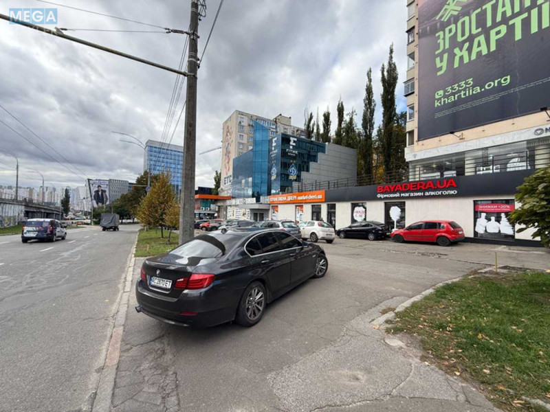 Оренда окремої будівлі/побудови, 135&nbsp;кв.м, <a class="location-link" href="/kiev/" title="Недвижимость Київ">Київ</a>, <a class="location-link" href="/kiev/pecherskij/" title="Недвижимость Печерський район">Печерський р-н</a>, Дружби Народів бульв., 1 (изображение 2)