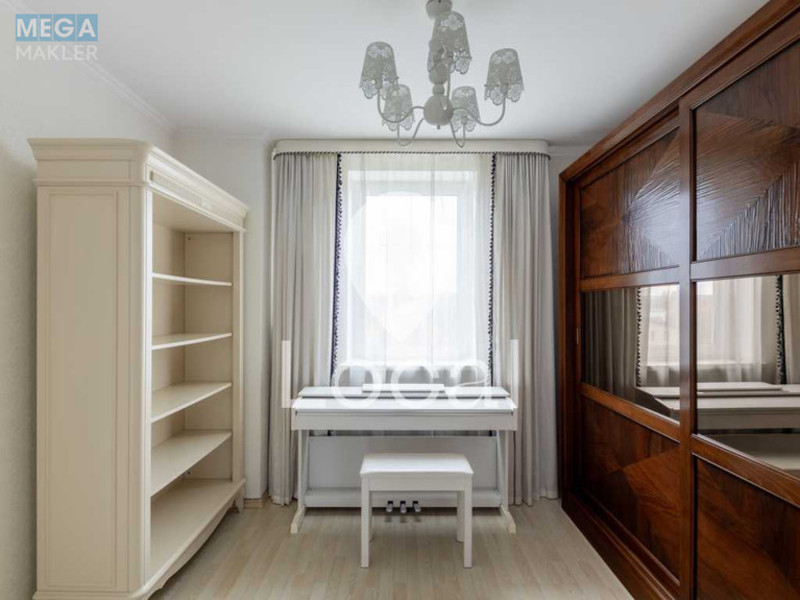 Продаж дома, 3&nbsp;поверху, 460&nbsp;кв.м, 8&nbsp;кімнат, ділянка 15&nbsp;соток, <a class="location-link" href="/podgorcy-selo/" title="Недвижимость Підгірці">Підгірці</a>, Боровкова (изображение 17)