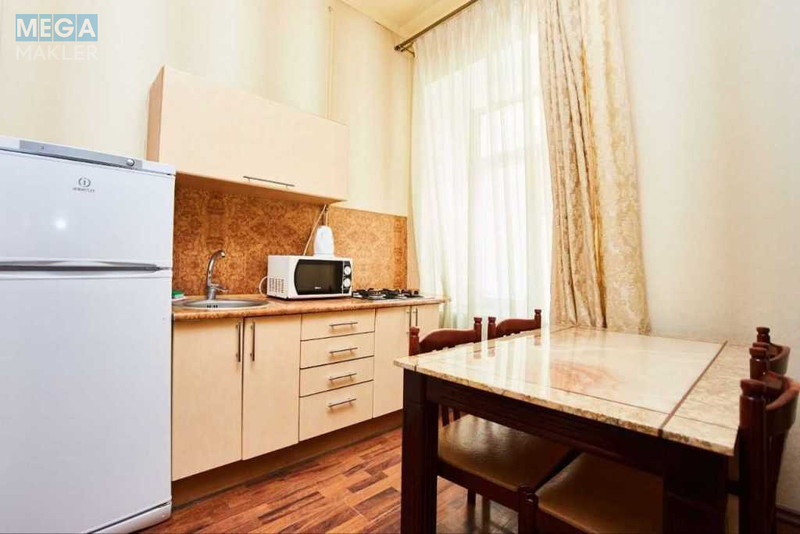 Оренда 1 кімнатної квартири, <a class="location-link" href="/odessa/" title="Недвижимость Одеса">Одеса</a>, <a class="location-link" href="/odessa/primorskij/" title="Недвижимость Приморський район">Приморський р-н</a>, Театральный переулок, 12 (изображение 7)