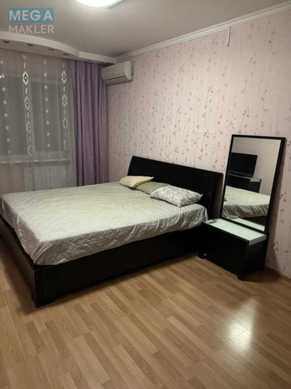 Продаж 3 кімнатної квартири (92/45/14), 3 пов. 16 пов. будинку, <a class="location-link" href="/kiev/" title="Недвижимость Київ">Київ</a>, <a class="location-link" href="/kiev/goloseevskij/" title="Недвижимость Голосіївський район">Голосіївський р-н</a>, Науки просп., 54б (изображение 3)