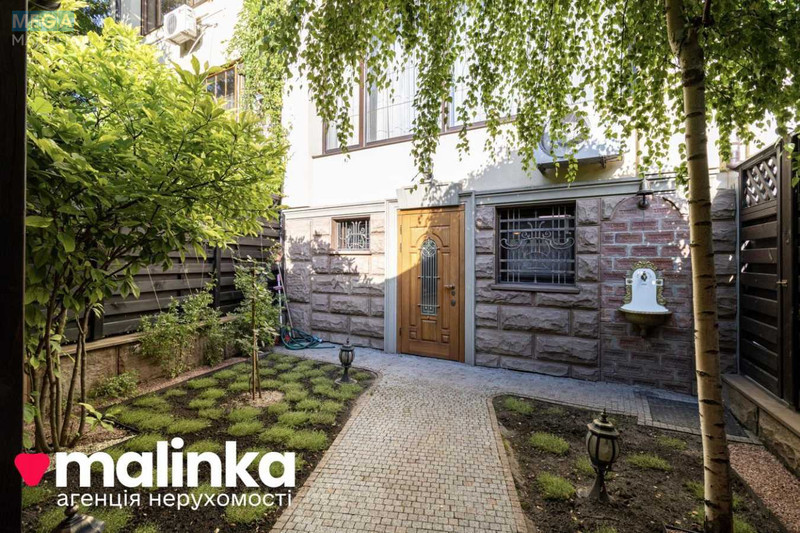 Продаж 5 кімнатної квартири (310/110/15), 1 пов. 3 пов. будинку, <a class="location-link" href="/lviv/" title="Недвижимость Львів">Львів</a>, <a class="location-link" href="/lviv/lychakovskij/" title="Недвижимость Личаківський район">Личаківський р-н</a>, Харківська, 21 (изображение 10)