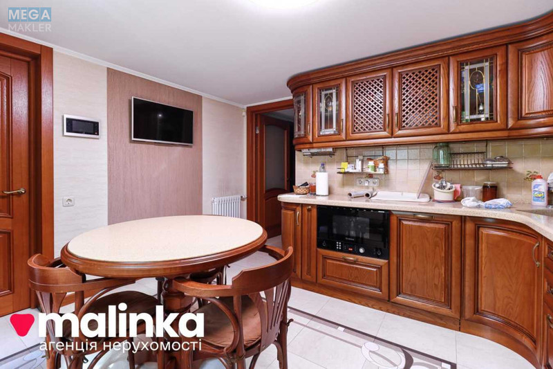 Продаж 5 кімнатної квартири (310/110/15), 1 пов. 3 пов. будинку, <a class="location-link" href="/lviv/" title="Недвижимость Львів">Львів</a>, <a class="location-link" href="/lviv/lychakovskij/" title="Недвижимость Личаківський район">Личаківський р-н</a>, Харківська, 21 (изображение 13)