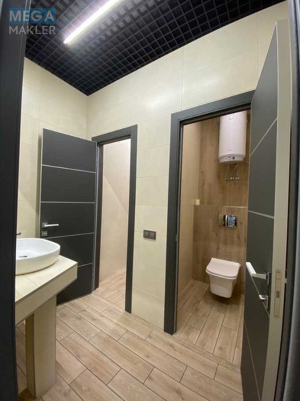 Оренда комерційної нерухомості, 100&nbsp;кв.м, под офис, <a class="location-link" href="/kiev/" title="Недвижимость Київ">Київ</a>, <a class="location-link" href="/kiev/pecherskij/" title="Недвижимость Печерський район">Печерський р-н</a>, Євгена Коновальця вул., 36е (изображение 9)