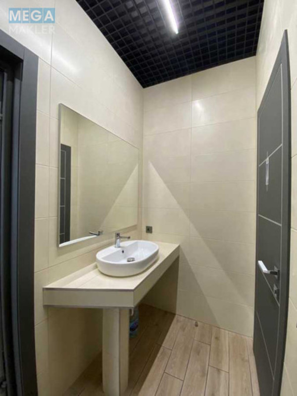 Оренда комерційної нерухомості, 100&nbsp;кв.м, под офис, <a class="location-link" href="/kiev/" title="Недвижимость Київ">Київ</a>, <a class="location-link" href="/kiev/pecherskij/" title="Недвижимость Печерський район">Печерський р-н</a>, Євгена Коновальця вул., 36е (изображение 10)