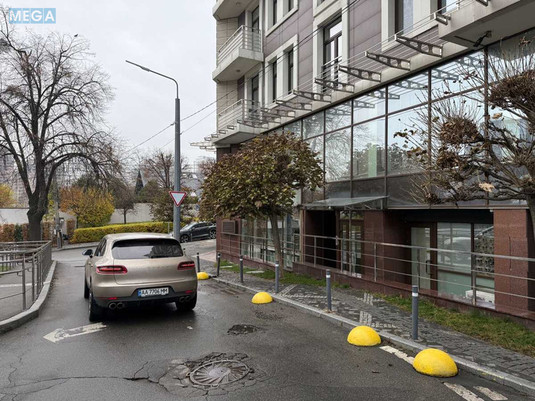 Оренда комерційної нерухомості, 35&nbsp;кв.м, <a class="location-link" href="/kiev/" title="Недвижимость Київ">Київ</a>, <a class="location-link" href="/kiev/pecherskij/" title="Недвижимость Печерський район">Печерський р-н</a>, Звіринецька вул., 47 (изображение 10)