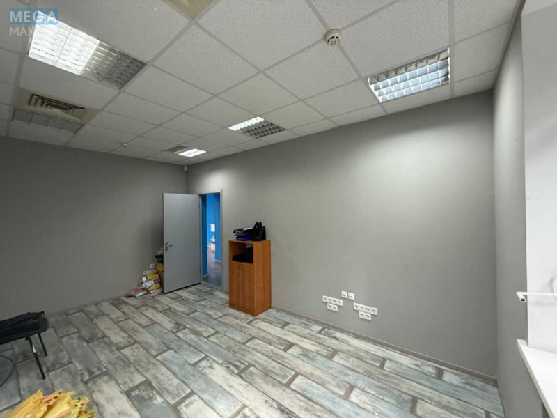 Оренда комерційної нерухомості, 90&nbsp;кв.м, под офис, <a class="location-link" href="/kiev/" title="Недвижимость Київ">Київ</a>, <a class="location-link" href="/kiev/solomenskij/" title="Недвижимость Солом'янський район">Солом'янський р-н</a>, Освіти вул., 10 (изображение 7)