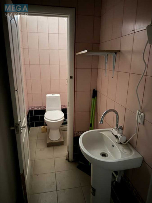 Оренда окремої будівлі/побудови, 180&nbsp;кв.м, <a class="location-link" href="/kiev/" title="Недвижимость Київ">Київ</a>, <a class="location-link" href="/kiev/solomenskij/" title="Недвижимость Солом'янський район">Солом'янський р-н</a>, Монтажників вул., 101 (изображение 10)