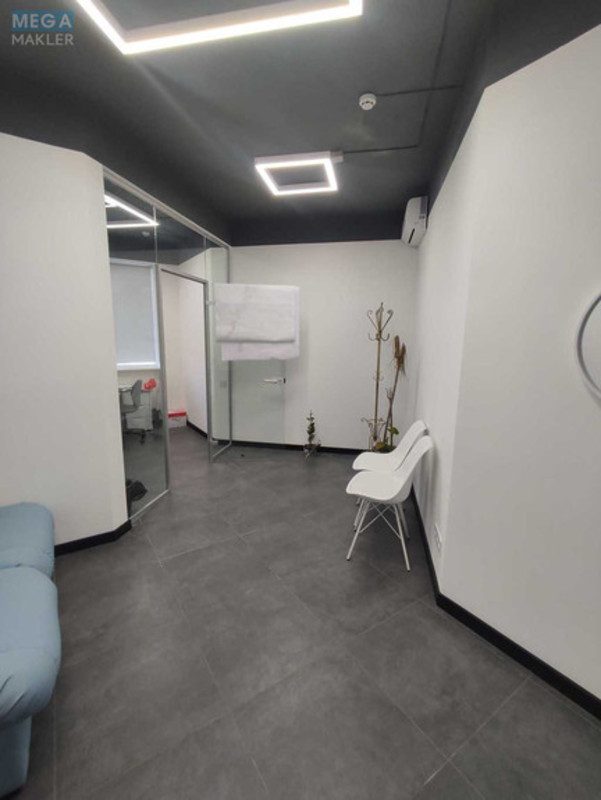 Оренда комерційної нерухомості, 23&nbsp;кв.м, под офис, <a class="location-link" href="/kiev/" title="Недвижимость Київ">Київ</a>, <a class="location-link" href="/kiev/dneprovskij/" title="Недвижимость Дніпровський район">Дніпровський р-н</a>, Евгения Сверстюка ул., 11ж (изображение 2)