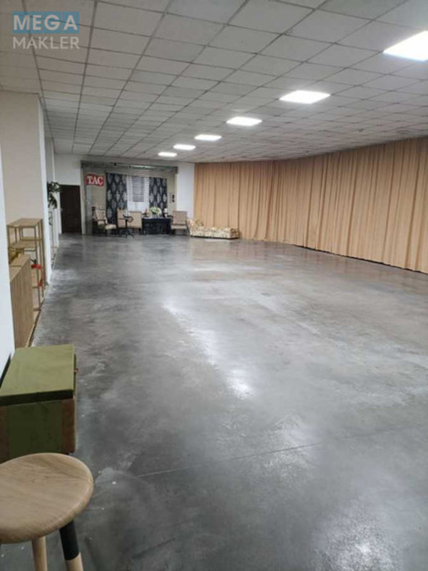 Оренда комерційної нерухомості, 153&nbsp;кв.м, под магазин, <a class="location-link" href="/kiev/" title="Недвижимость Київ">Київ</a>, <a class="location-link" href="/kiev/obolonskij/" title="Недвижимость Оболонський район">Оболонський р-н</a>, Степана Бандери просп., 8 (изображение 3)