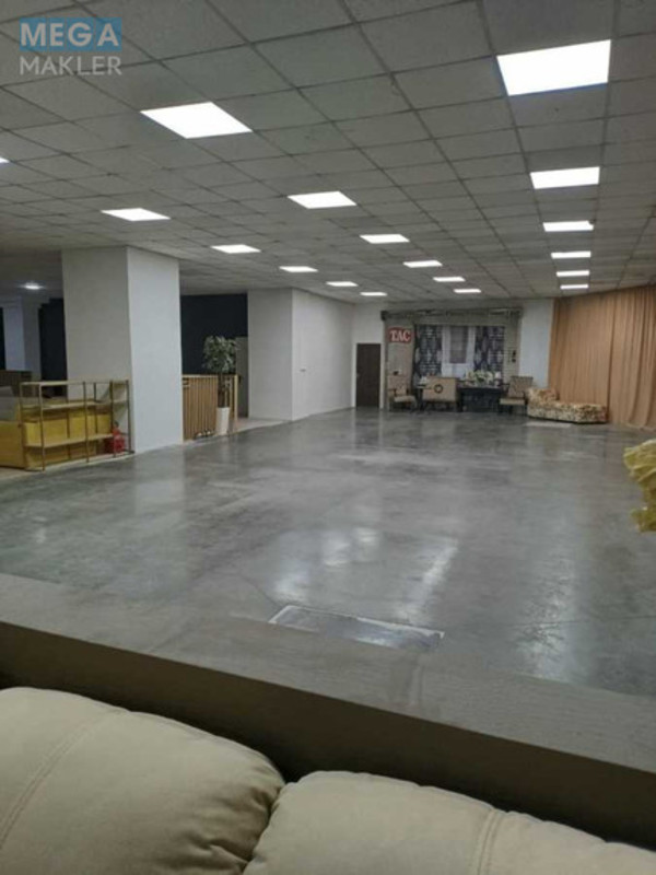 Оренда комерційної нерухомості, 153&nbsp;кв.м, под магазин, <a class="location-link" href="/kiev/" title="Недвижимость Київ">Київ</a>, <a class="location-link" href="/kiev/obolonskij/" title="Недвижимость Оболонський район">Оболонський р-н</a>, Степана Бандери просп., 8 (изображение 4)