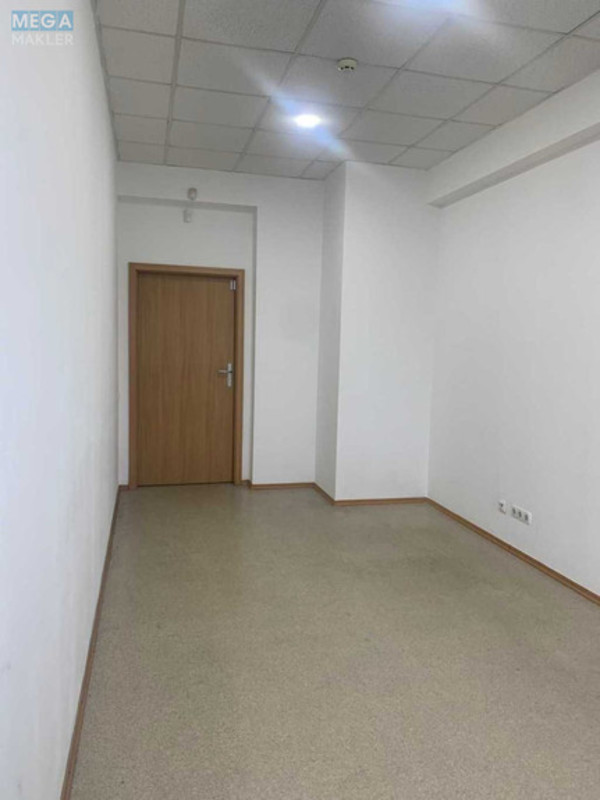 Оренда комерційної нерухомості, 16&nbsp;кв.м, под офис, <a class="location-link" href="/kiev/" title="Недвижимость Київ">Київ</a>, <a class="location-link" href="/kiev/dneprovskij/" title="Недвижимость Дніпровський район">Дніпровський р-н</a>, Евгения Сверстюка ул., 11б (изображение 3)