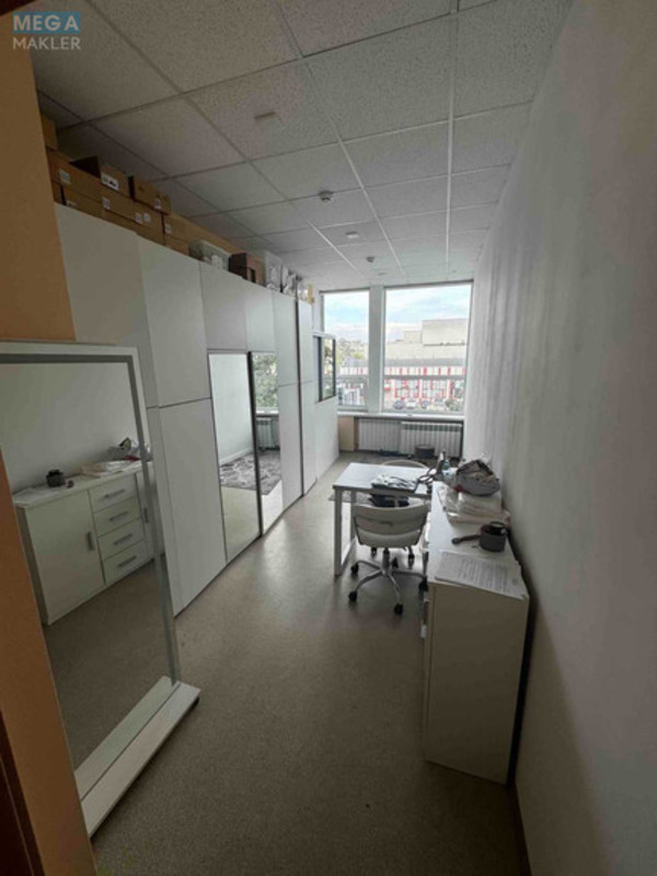 Оренда комерційної нерухомості, 16&nbsp;кв.м, под офис, <a class="location-link" href="/kiev/" title="Недвижимость Київ">Київ</a>, <a class="location-link" href="/kiev/dneprovskij/" title="Недвижимость Дніпровський район">Дніпровський р-н</a>, Евгения Сверстюка ул., 11б (изображение 4)