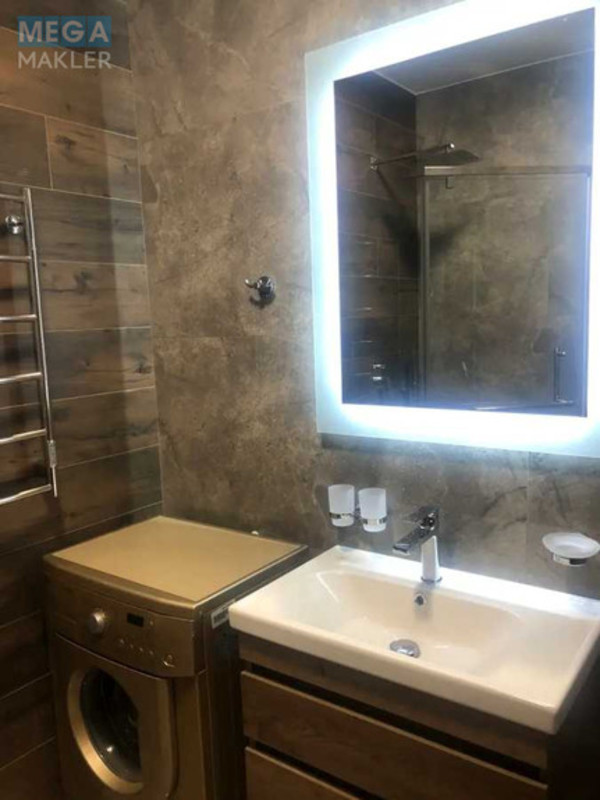 Оренда 2 кімнатної квартири, <a class="location-link" href="/kiev/" title="Недвижимость Київ">Київ</a>, <a class="location-link" href="/kiev/solomenskij/" title="Недвижимость Солом'янський район">Солом'янський р-н</a>, Новопольова вул., 2 (изображение 10)