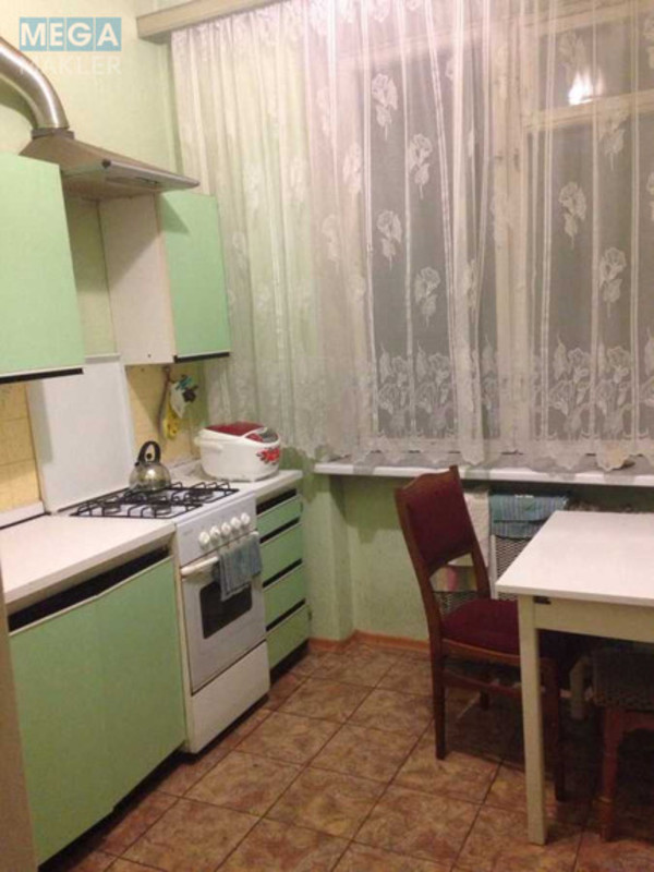 Продаж 3 кімнатної квартири (70,1/44/8,3), 5 пов. 5 пов. будинку, <a class="location-link" href="/kiev/" title="Недвижимость Київ">Київ</a>, <a class="location-link" href="/kiev/solomenskij/" title="Недвижимость Солом'янський район">Солом'янський р-н</a>, Питерская ул., 6 (изображение 3)