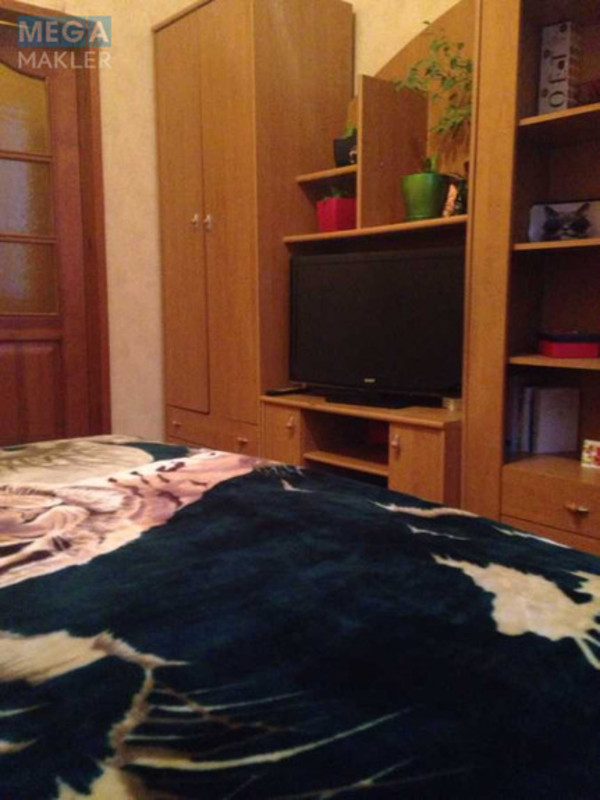 Продаж 3 кімнатної квартири (70,1/44/8,3), 5 пов. 5 пов. будинку, <a class="location-link" href="/kiev/" title="Недвижимость Київ">Київ</a>, <a class="location-link" href="/kiev/solomenskij/" title="Недвижимость Солом'янський район">Солом'янський р-н</a>, Питерская ул., 6 (изображение 6)