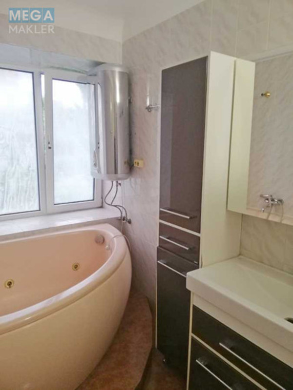 Оренда 2 кімнатної квартири, <a class="location-link" href="/kiev/" title="Недвижимость Київ">Київ</a>, <a class="location-link" href="/kiev/pecherskij/" title="Недвижимость Печерський район">Печерський р-н</a>, Лесі Українки бульв., 28 (изображение 8)