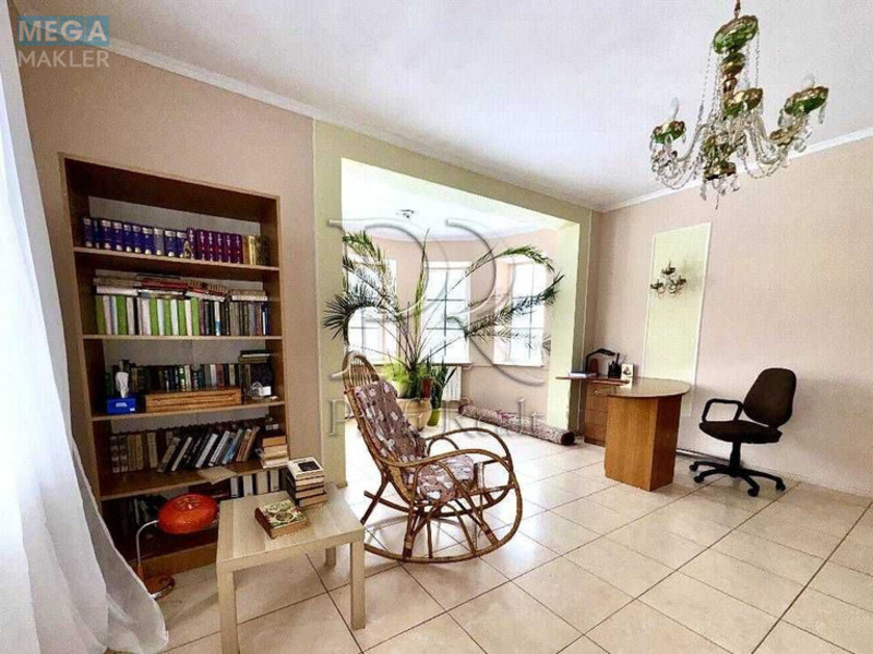 Продаж дома, 2&nbsp;поверху, 233&nbsp;кв.м, 5&nbsp;кімнат, ділянка 9&nbsp;соток, <a class="location-link" href="/kiev/" title="Недвижимость Київ">Київ</a>, <a class="location-link" href="/kiev/podolskij/" title="Недвижимость Подільський район">Подільський р-н</a>, Івана Виговського вул. (изображение 15)