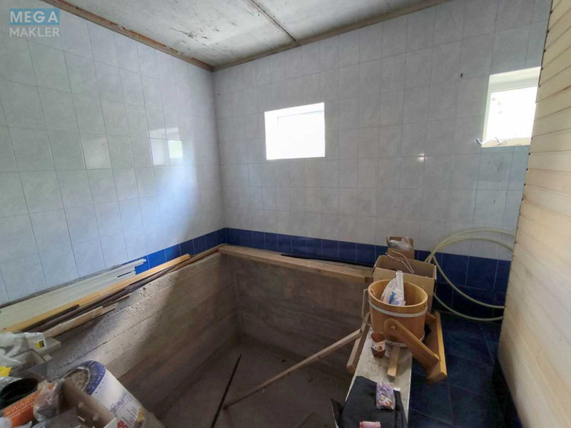 Продаж дома, 2&nbsp;поверху, 350&nbsp;кв.м, 6&nbsp;кімнат, ділянка 8&nbsp;соток, <a class="location-link" href="/nikolaevka-selo-kv-makarovskij-rajon/" title="Недвижимость Миколаївка">Миколаївка</a>, миколаївська (изображение 9)