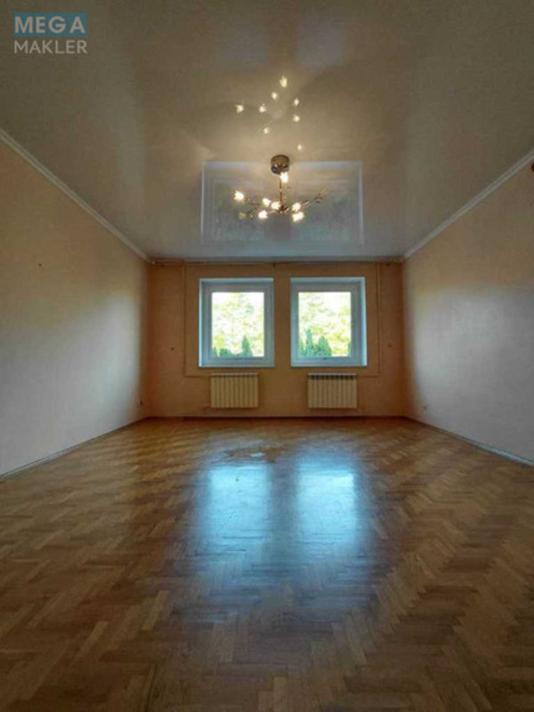 Продаж дома, 3&nbsp;поверху, 467&nbsp;кв.м, 9&nbsp;кімнат, ділянка 6&nbsp;соток, <a class="location-link" href="/lutsk/" title="Недвижимость Луцьк">Луцьк</a>, Офіцерська, 23а (изображение 2)