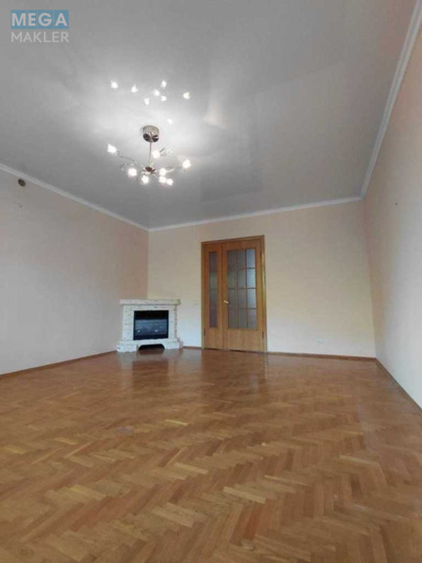 Продаж дома, 3&nbsp;поверху, 467&nbsp;кв.м, 9&nbsp;кімнат, ділянка 6&nbsp;соток, <a class="location-link" href="/lutsk/" title="Недвижимость Луцьк">Луцьк</a>, Офіцерська, 23а (изображение 3)