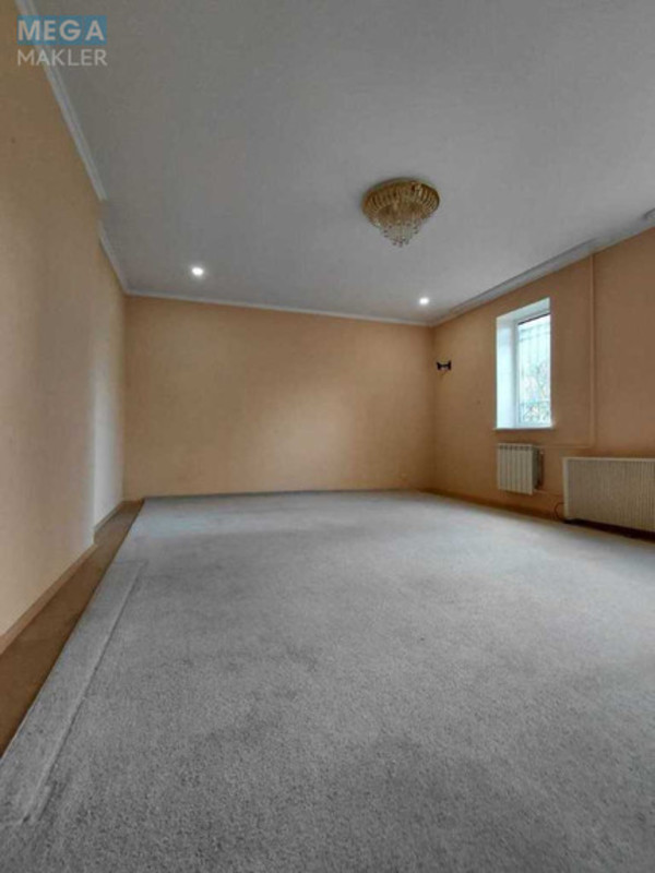 Продаж дома, 3&nbsp;поверху, 467&nbsp;кв.м, 9&nbsp;кімнат, ділянка 6&nbsp;соток, <a class="location-link" href="/lutsk/" title="Недвижимость Луцьк">Луцьк</a>, Офіцерська, 23а (изображение 4)