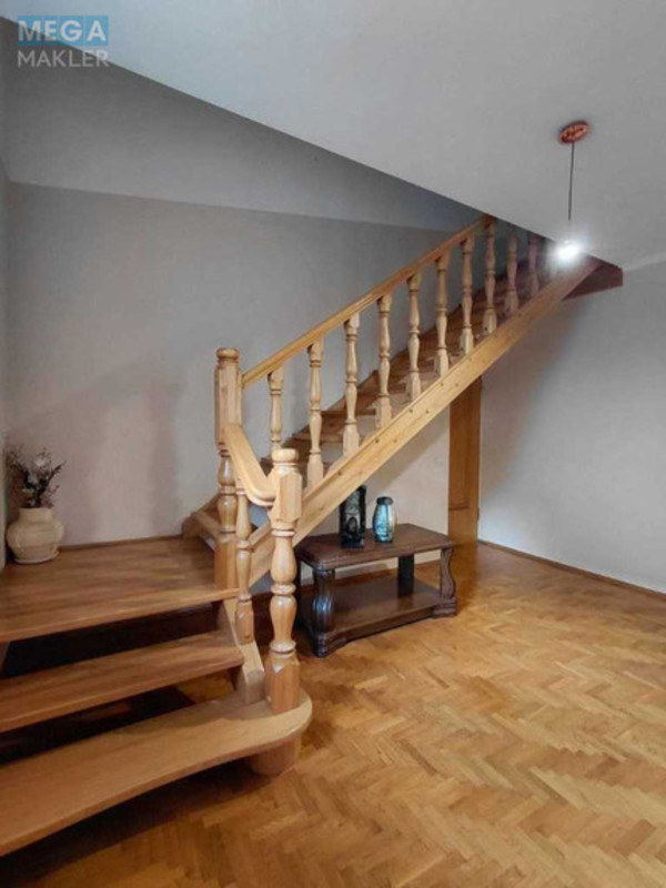 Продаж дома, 3&nbsp;поверху, 467&nbsp;кв.м, 9&nbsp;кімнат, ділянка 6&nbsp;соток, <a class="location-link" href="/lutsk/" title="Недвижимость Луцьк">Луцьк</a>, Офіцерська, 23а (изображение 8)