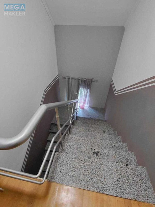 Продаж дома, 3&nbsp;поверху, 467&nbsp;кв.м, 9&nbsp;кімнат, ділянка 6&nbsp;соток, <a class="location-link" href="/lutsk/" title="Недвижимость Луцьк">Луцьк</a>, Офіцерська, 23а (изображение 14)