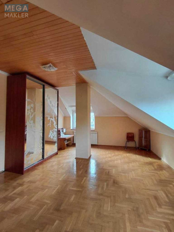 Продаж дома, 3&nbsp;поверху, 467&nbsp;кв.м, 9&nbsp;кімнат, ділянка 6&nbsp;соток, <a class="location-link" href="/lutsk/" title="Недвижимость Луцьк">Луцьк</a>, Офіцерська, 23а (изображение 17)