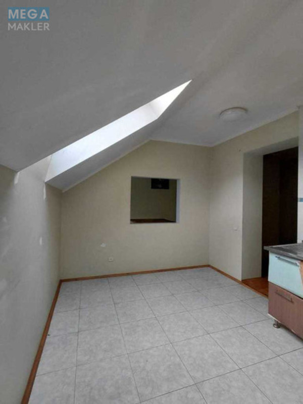 Продаж дома, 3&nbsp;поверху, 467&nbsp;кв.м, 9&nbsp;кімнат, ділянка 6&nbsp;соток, <a class="location-link" href="/lutsk/" title="Недвижимость Луцьк">Луцьк</a>, Офіцерська, 23а (изображение 22)