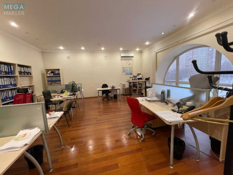 Оренда комерційної нерухомості, 1&nbsp;543&nbsp;кв.м, под офис, <a class="location-link" href="/kiev/" title="Недвижимость Київ">Київ</a>, <a class="location-link" href="/kiev/pecherskij/" title="Недвижимость Печерський район">Печерський р-н</a>, Добровольческих батальонов ул., 1 (изображение 6)