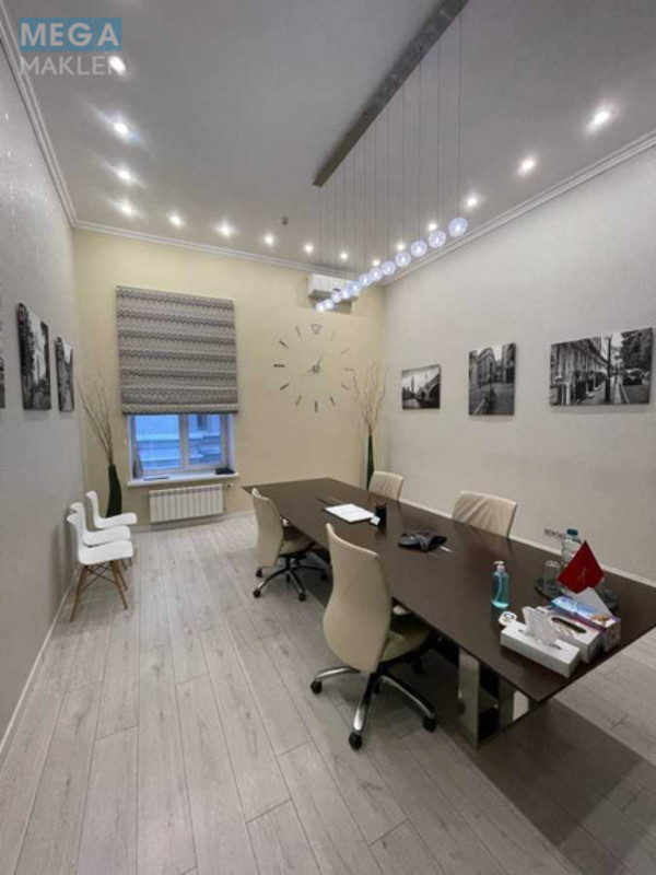 Оренда комерційної нерухомості, 1&nbsp;543&nbsp;кв.м, под офис, <a class="location-link" href="/kiev/" title="Недвижимость Київ">Київ</a>, <a class="location-link" href="/kiev/pecherskij/" title="Недвижимость Печерський район">Печерський р-н</a>, Добровольческих батальонов ул., 1 (изображение 8)