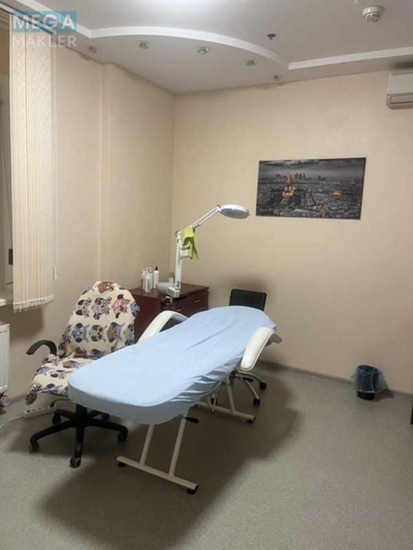 Оренда комерційної нерухомості, 16&nbsp;кв.м, <a class="location-link" href="/kiev/" title="Недвижимость Київ">Київ</a>, <a class="location-link" href="/kiev/dneprovskij/" title="Недвижимость Дніпровський район">Дніпровський р-н</a>, Дніпровська наб., 1 (изображение 2)