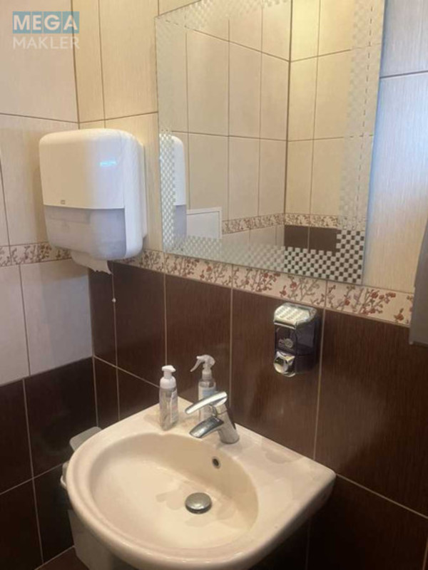 Оренда комерційної нерухомості, 16&nbsp;кв.м, <a class="location-link" href="/kiev/" title="Недвижимость Київ">Київ</a>, <a class="location-link" href="/kiev/dneprovskij/" title="Недвижимость Дніпровський район">Дніпровський р-н</a>, Дніпровська наб., 1 (изображение 9)