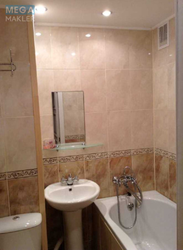 Оренда 2 кімнатної квартири, <a class="location-link" href="/kiev/" title="Недвижимость Київ">Київ</a>, <a class="location-link" href="/kiev/podolskij/" title="Недвижимость Подільський район">Подільський р-н</a>, Краснопольская ул., 21 (изображение 17)