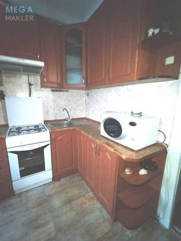 Оренда 1 кімнатної квартири, <a class="location-link" href="/kiev/" title="Недвижимость Київ">Київ</a>, <a class="location-link" href="/kiev/pecherskij/" title="Недвижимость Печерський район">Печерський р-н</a>, Чешская ул., 3 (изображение 4)