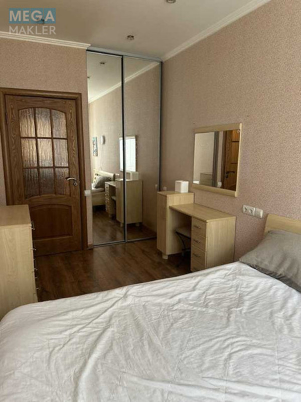 Оренда 3 кімнатної квартири, <a class="location-link" href="/kiev/" title="Недвижимость Київ">Київ</a>, <a class="location-link" href="/kiev/solomenskij/" title="Недвижимость Солом'янський район">Солом'янський р-н</a>, Искровская ул., 22 (изображение 4)