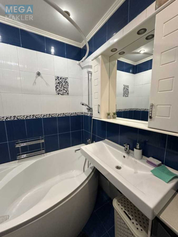 Оренда 3 кімнатної квартири, <a class="location-link" href="/kiev/" title="Недвижимость Київ">Київ</a>, <a class="location-link" href="/kiev/solomenskij/" title="Недвижимость Солом'янський район">Солом'янський р-н</a>, Искровская ул., 22 (изображение 8)