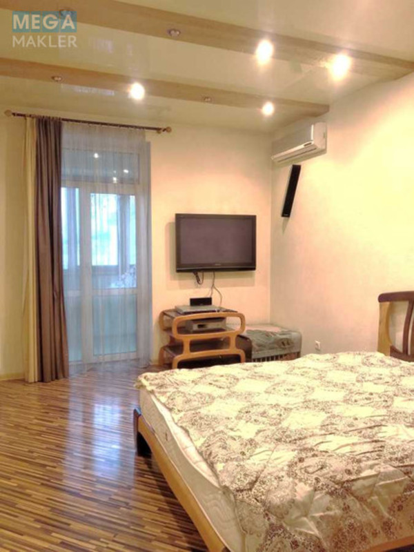 Оренда 2 кімнатної квартири, <a class="location-link" href="/kiev/" title="Недвижимость Київ">Київ</a>, <a class="location-link" href="/kiev/podolskij/" title="Недвижимость Подільський район">Подільський р-н</a>, Щекавицька вул., 30/39 (изображение 4)