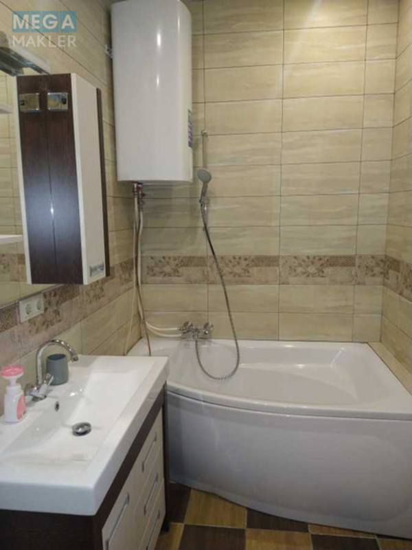 Оренда 3 кімнатної квартири, <a class="location-link" href="/kiev/" title="Недвижимость Київ">Київ</a>, <a class="location-link" href="/kiev/podolskij/" title="Недвижимость Подільський район">Подільський р-н</a>, Кирилівська вул. (изображение 13)